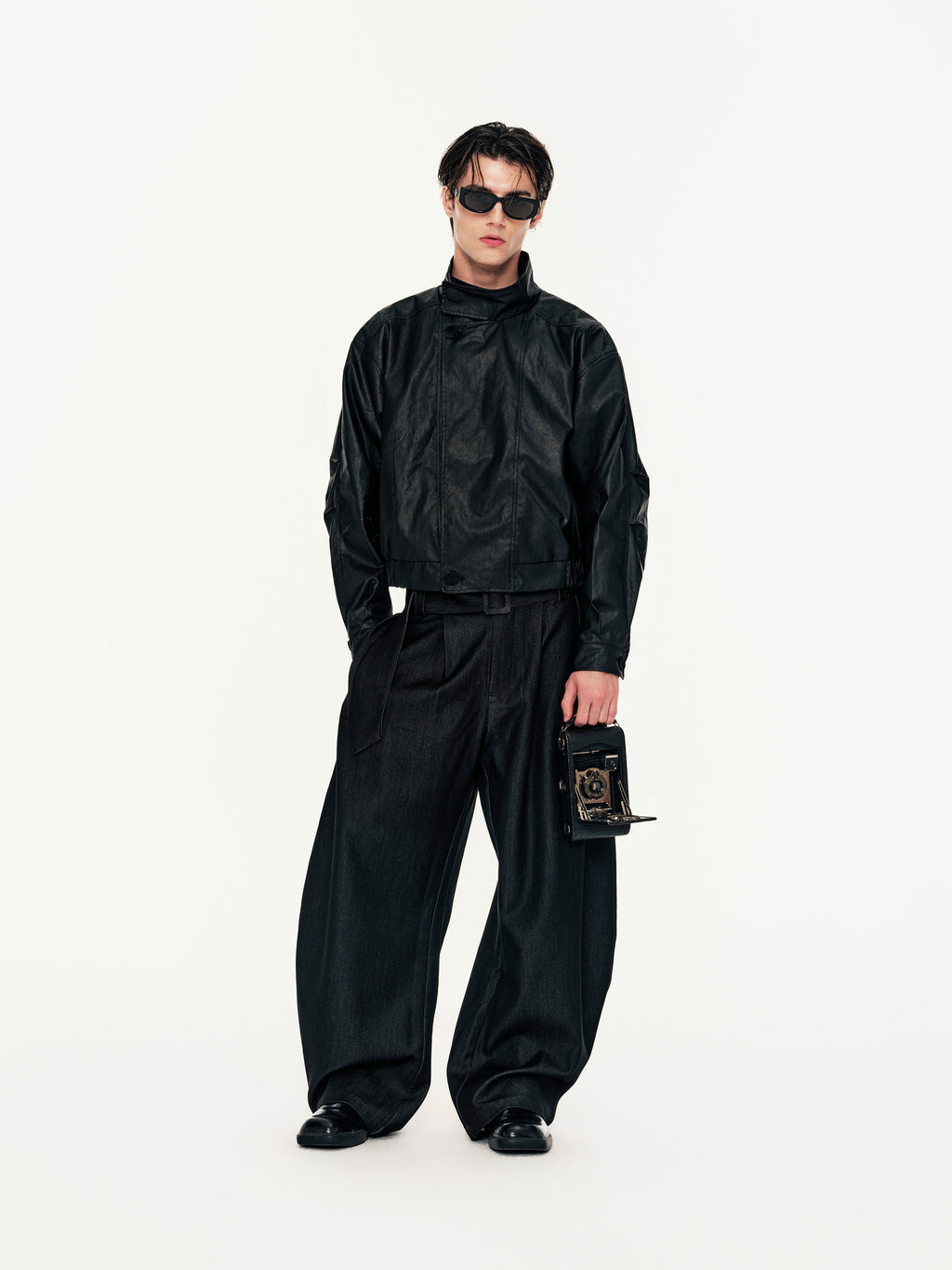 REFERENZ Lieferant (Yhone) - weite Bundfaltenhose, Ansicht 6 |chip:Model – measurements to follow