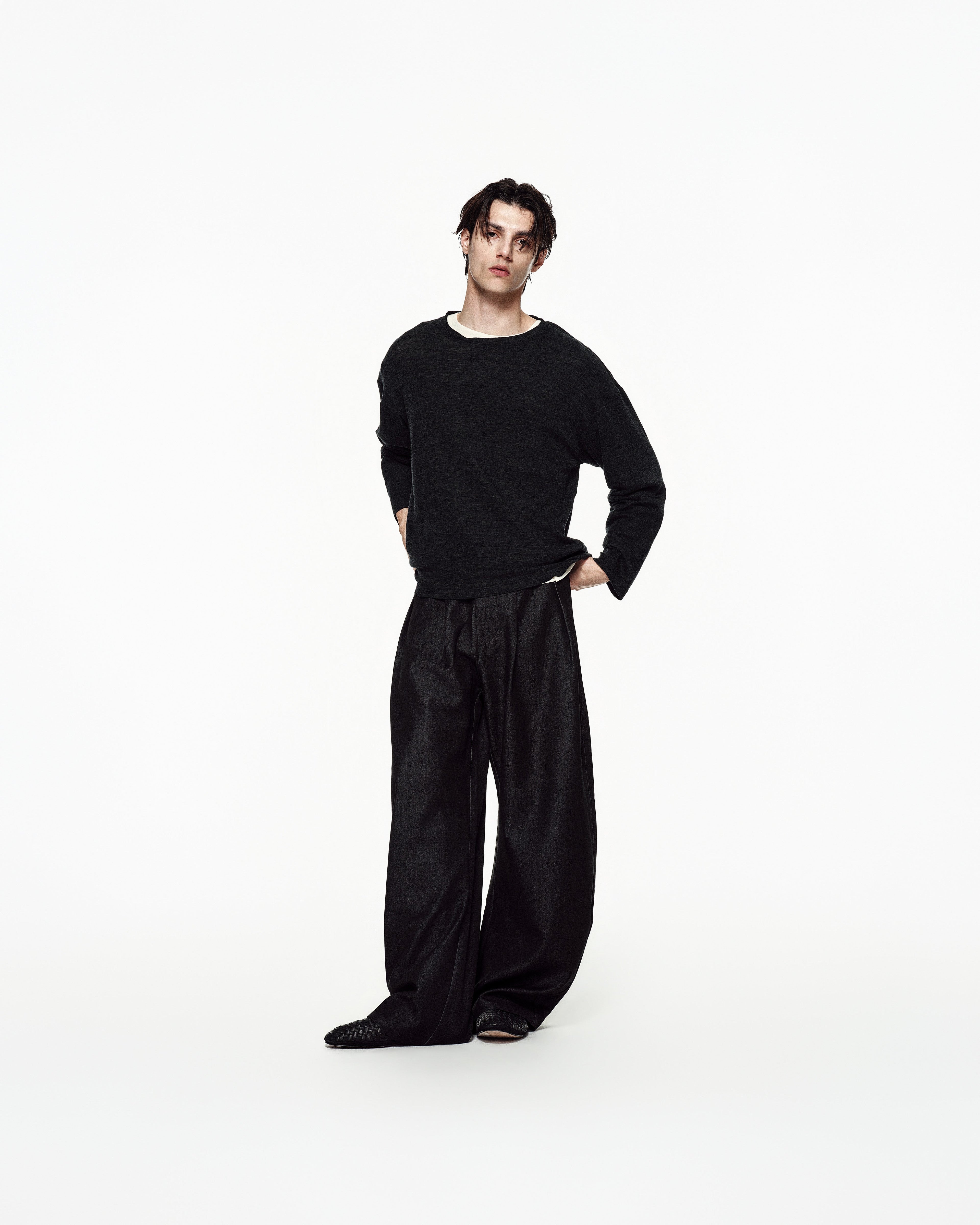 REFERENZ Lieferant (Yhone) - weite Bundfaltenhose, Ansicht 4 |chip:Model – measurements to follow