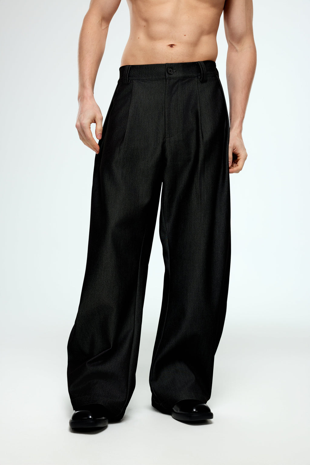 REFERENZ Lieferant (Yhone) - weite Bundfaltenhose, Ansicht 7 |chip:Model – measurements to follow