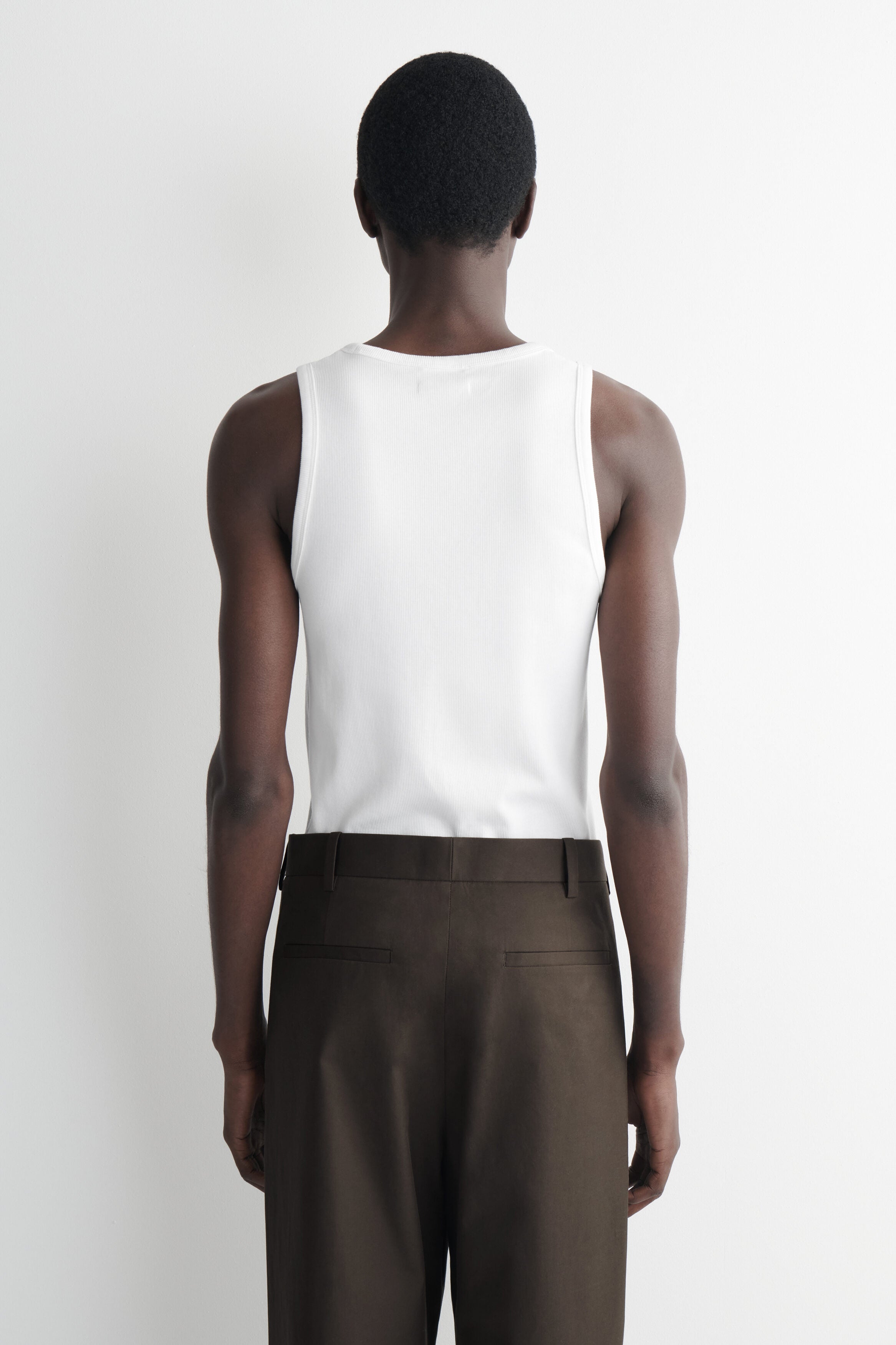 REFERENZ Lieferant (COS) - geripptes Tanktop weiss, Ansicht 4 |chip:Model – wears M
