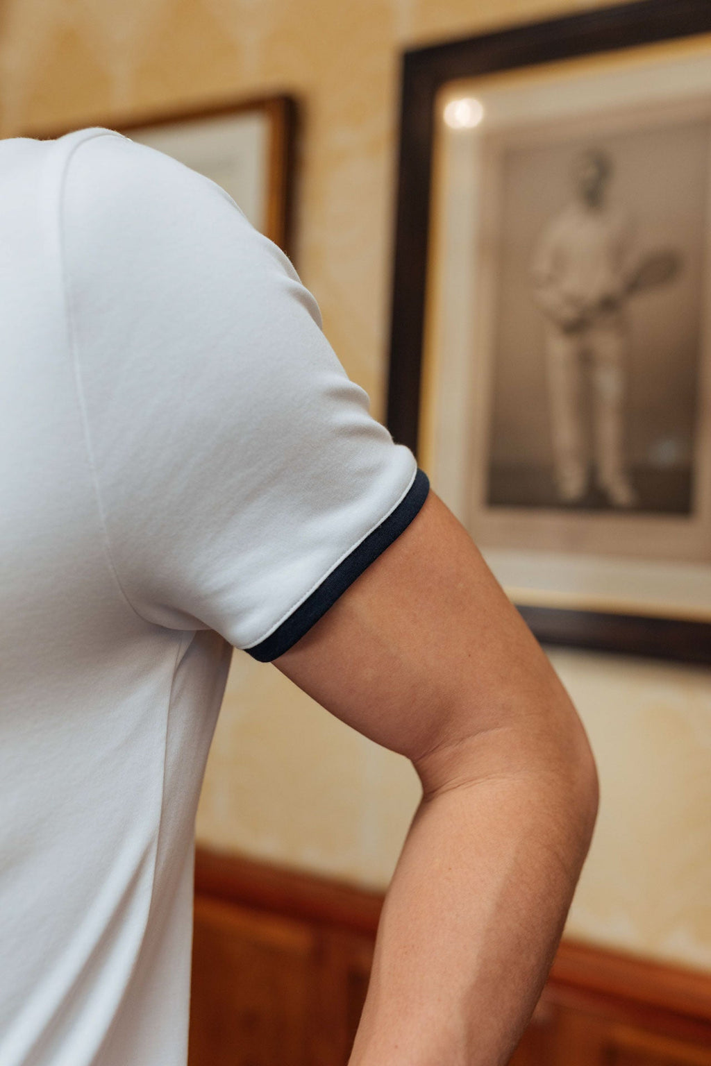 REFERENZ Lieferant (33mm Brando) - ringer tee white, view 6 |chip:Model – 188cm – wears M