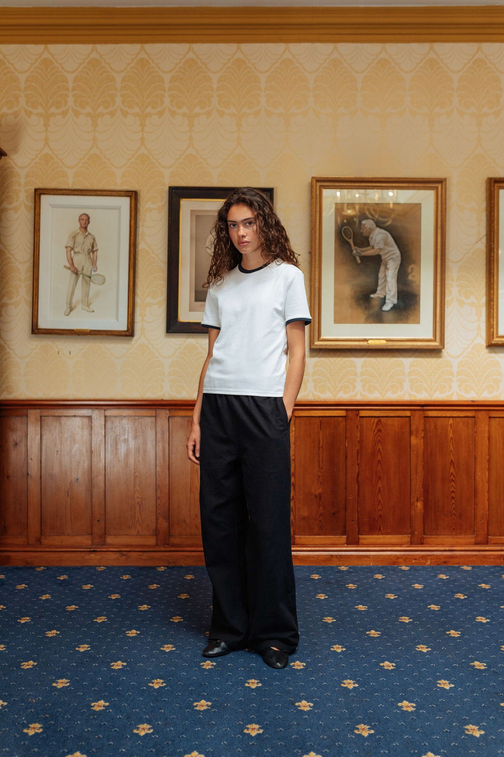 REFERENZ Lieferant (33mm Brando) - ringer tee white, view 11 |chip:Model – 179cm – wears XS
