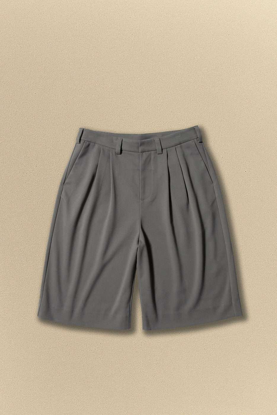 REFERENZ Lieferant (Elwood) - Formal Short grau am Model |chip:Model – 178cm – wears 32