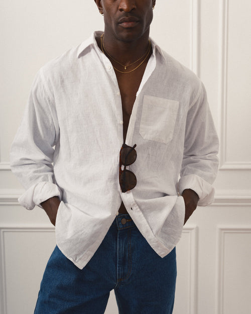 REFERENZ Lieferant (Every Other Thursday) - Leinenhemd am Model |chip:Model – 185cm – wears L