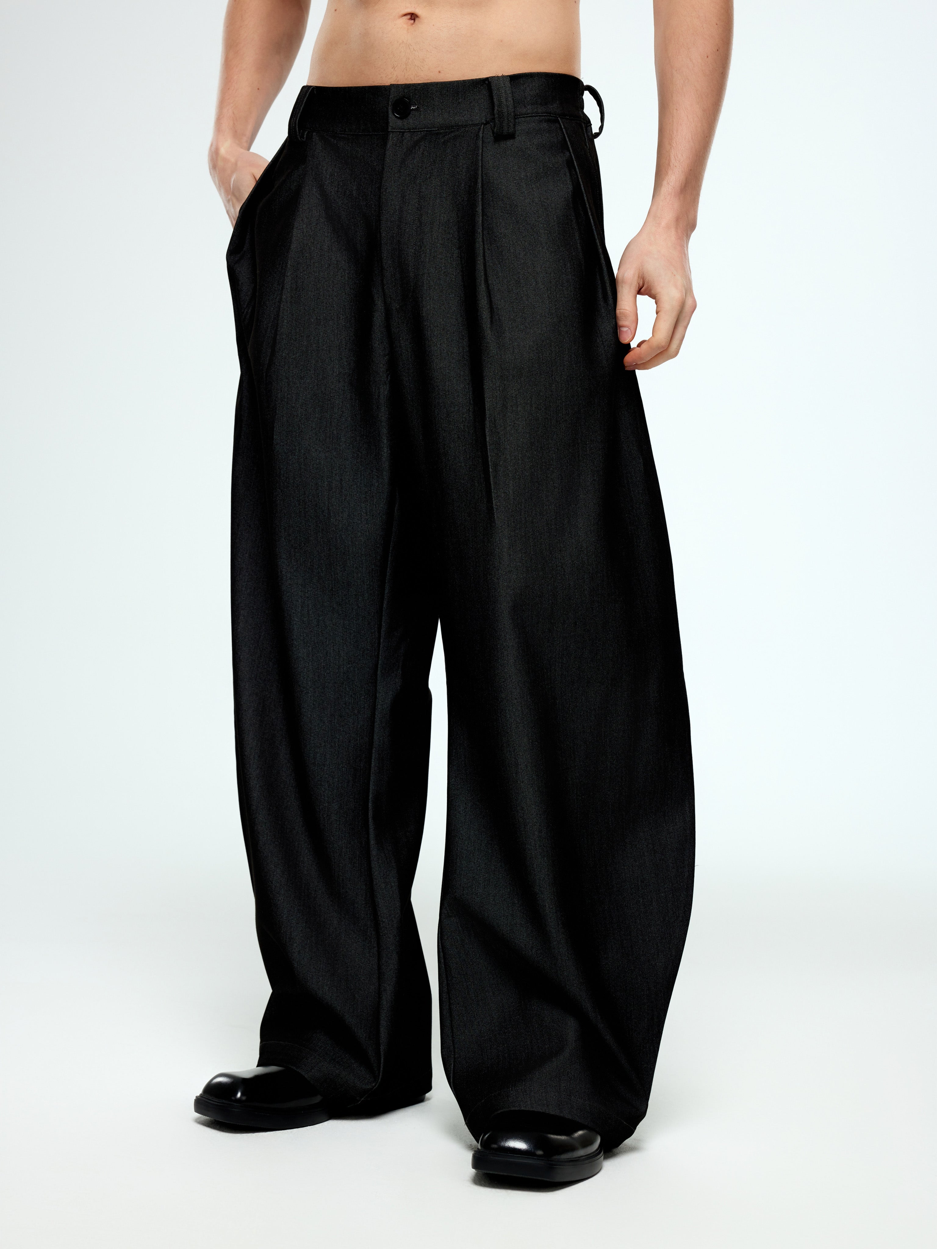 REFERENZ Lieferant (Yhone) - weite Bundfaltenhose, Ansicht 2 |chip:Model – measurements to follow