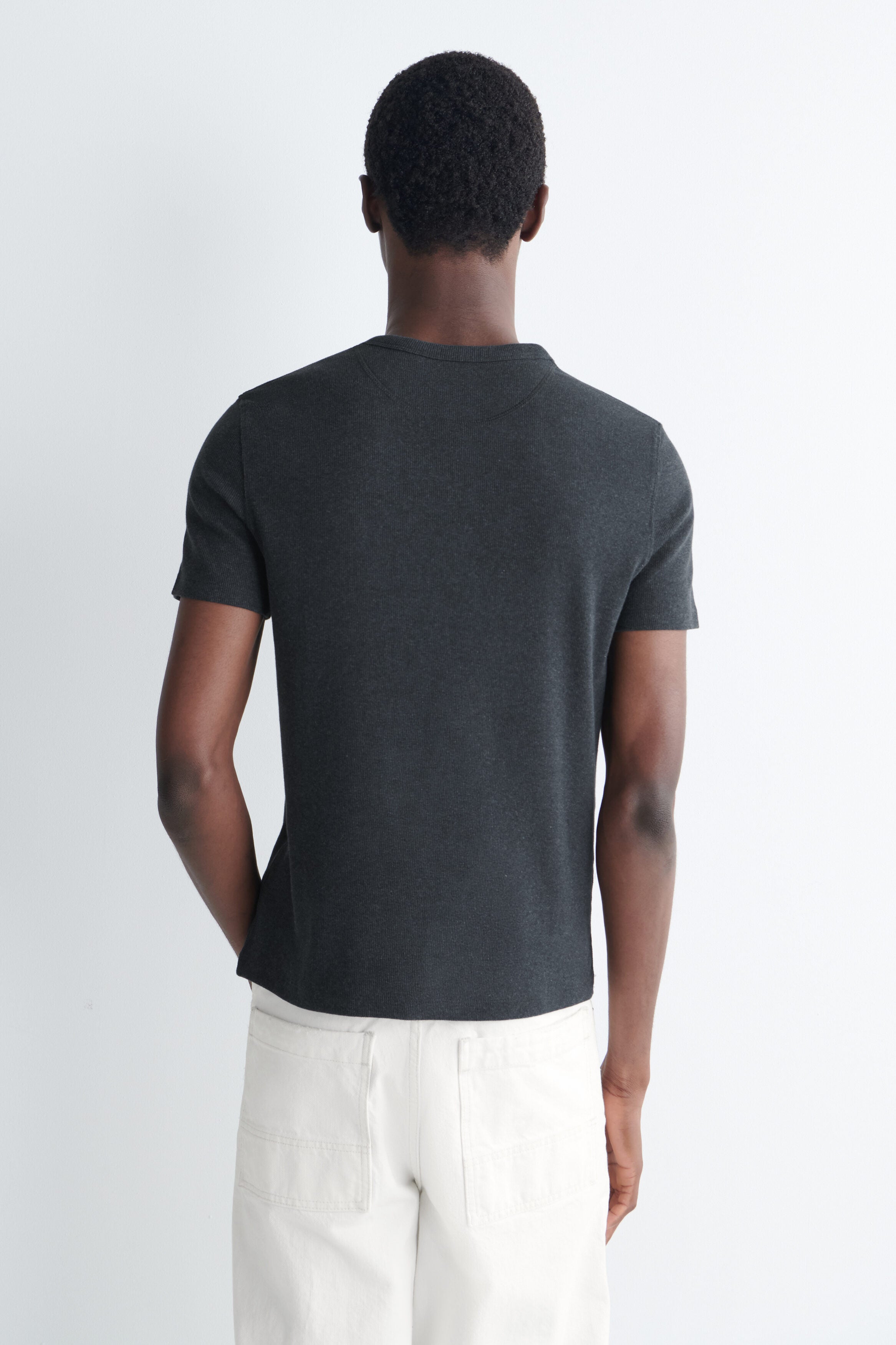 REFERENZ Lieferant (COS) - geripptes Henley navy melange, Ansicht 3 |chip:Model – wears M