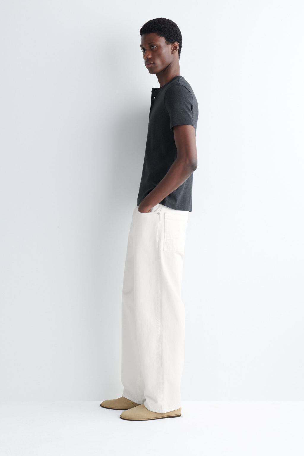 REFERENZ Lieferant (COS) - geripptes Henley navy melange, Ansicht 2 |chip:Model – wears M